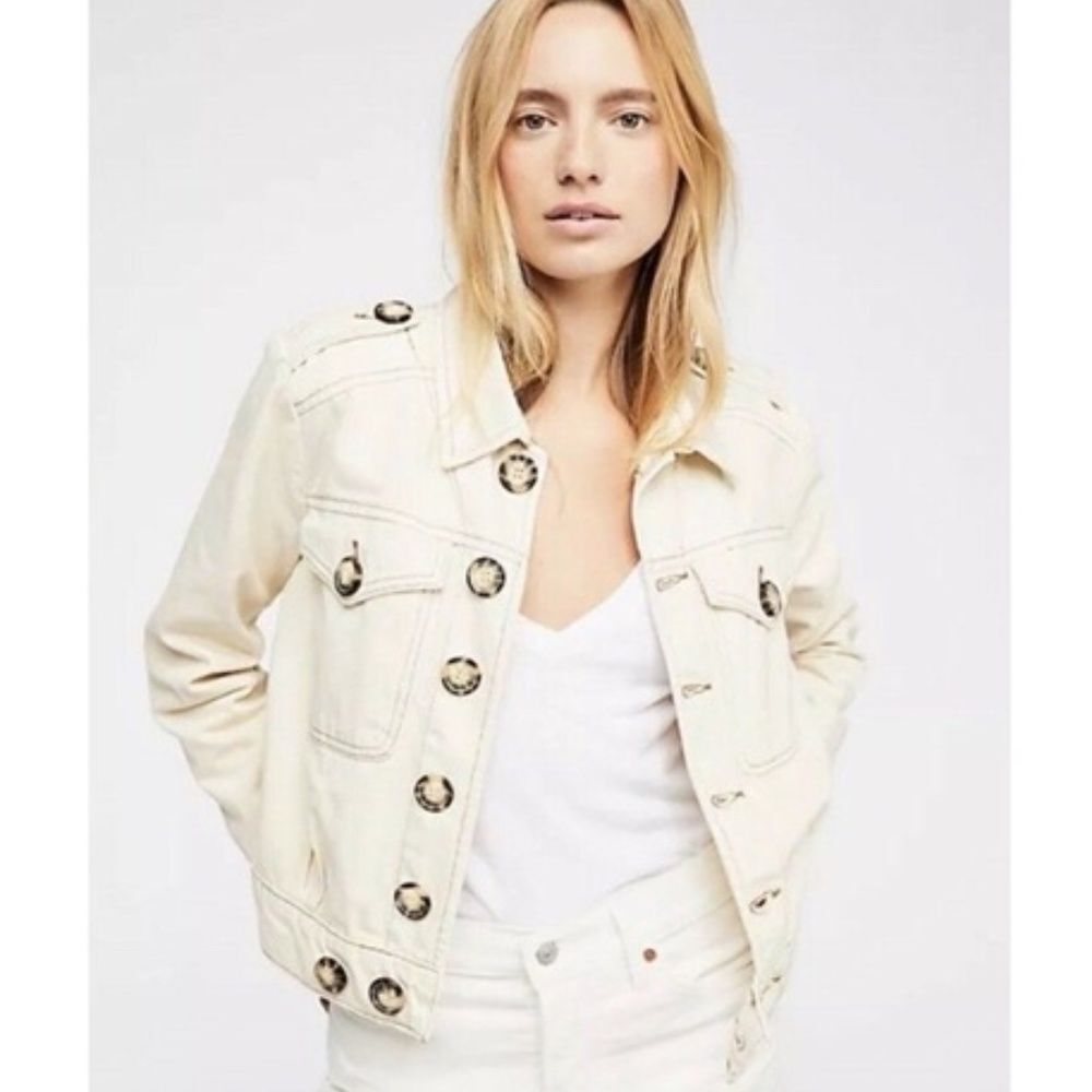 Free People Slouchy Denim Jacket in Ivory Size Medium NWT